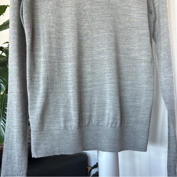 LOFT Ann Taylor Wool Blend Jewel Embellished Collar Top Sweater Sz XS Gray Light - Picture 3 of 9
